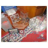 WOODEN TRAY WITH STAINED GLASS PIECES, GLASS