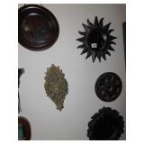 4 MIRRORS AND DECORATIVE LION WALL HANGER