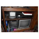 SONY DVD VHS PLAYER WITH RADIO SHACK MONITOR VHS