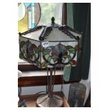 LEADED GLASS LAMP METAL BASE RED AND GREEN LEAF