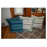 4 PILLOWS