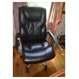 OFFICE CHAIR, WEAR TO ARM REST CAN BE RECOVERED,
