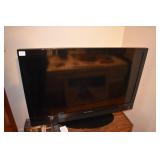 DYNEX 40" TV WITH REMOTE