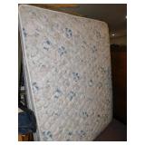 QUEEN SIZE BOX SPRING AND MATTRESS