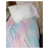 COLORFUL TWIN COMFORTER WITH PILLOWCASE; TWO
