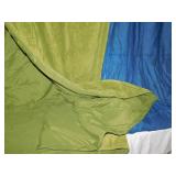 GREEN COMFORTER REVERSIBLE & BLUE TWIN SPREAD