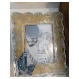 MIKASA 5 X 7 GLASS FRAME