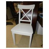 PAINTED WHITE CHAIR