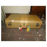 VINTAGE SUITCASE