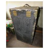 TRAVEL TRUNK W/ PULL OUT RODS