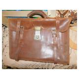 GOOD CONDITION VINTAGE LEATHER BRIEFCASE