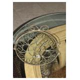 FOLDING HANDLE SERVING DISH