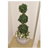 51" MOLDED PLASTIC PLANTER W/ IVY