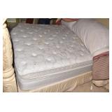 KING BEIGE COMFORTER W/ 2 PILLOWS