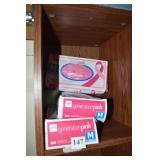 M DISPOSABLE GLOVES 300APROX