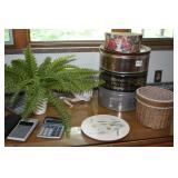 SCHWANN KNIVES TINS CROCK PITCHER, CALCULATORS