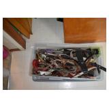 LARGE TOTES WITH VINTAGE BELTS