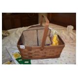 PERFUME SAMPLES BASKET WITH HANDLES