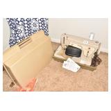 SINGER SEWING MACHINE