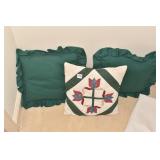 GROUP OF THROW PILLOWS