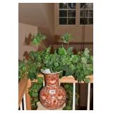 VASE WITH IVY HAND PAINTED MADE IN HONG KONG