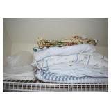 GROUP OF FULL-SIZE SHEETS AND PILLOWCASES