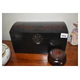 DOME TOP BOX AND WOOD DISH