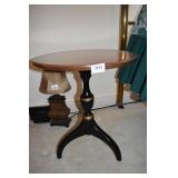 HITCHCOCK TILT TOP TABLE 20" H X 17" ROUND