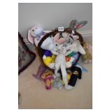 BASKET WITH BUNNIES