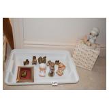 MINIATURE ANIMALS AND NECKLACE IN FRAME