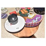 WOODEN CUTTING BOARD, FAN PLATES AND BOWLS