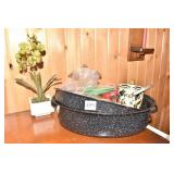 SMALL PLANT, ROASTING PAN ETC