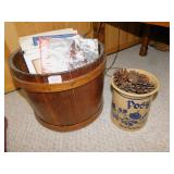 WOOD BARREL WITH MAGAZINES, CROCK WITH PINECONES