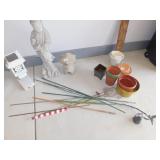 LAWN DÉCOR AND FLOWERPOTS