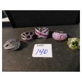 FIVE COSTUME JEWELRY LADIES RINGS