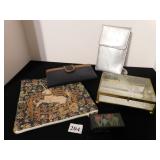 GLASS LIFT TOP LID BOX WITH ETCHED UNICORN,