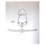 BEAUTIFUL NECKLACE WITH MATCHING EARRINGS AND