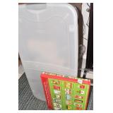 STORAGE BIN AND GIFT BAG SET HAS BEEN USED