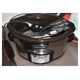 CROCK POT LOOKS NEW W/ SERVING UTENSILS