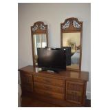 DRESSER W/ 2 MIRRORS 6