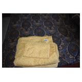 KING PAISLEY COMFORTER AND SHEET SET W/ 2 PILLOWS