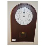 BATTERY OP WALL CLOCK