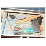 NUT ROCKET NUTCRACKER, ROLLER, GRADER, HAMMER,