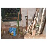 GROUP OF GARDEN TOOLS