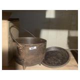 CAST IRON POT W/ HANDLE 6" H