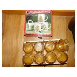 GLASSES, SET OF MUGS