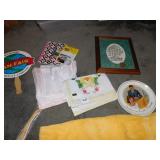 FRAME DECORATIVE PLATE, NAPKINS