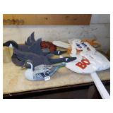 WOODEN LAWN DECO INCLUDING DUCK, GEESE,