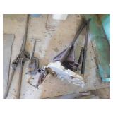 PIPE CUTTER INCLUDING RIDGED STAND #40