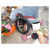 TOTE WITH MIRROR, WOODEN DECORATIONS, WRAPPING